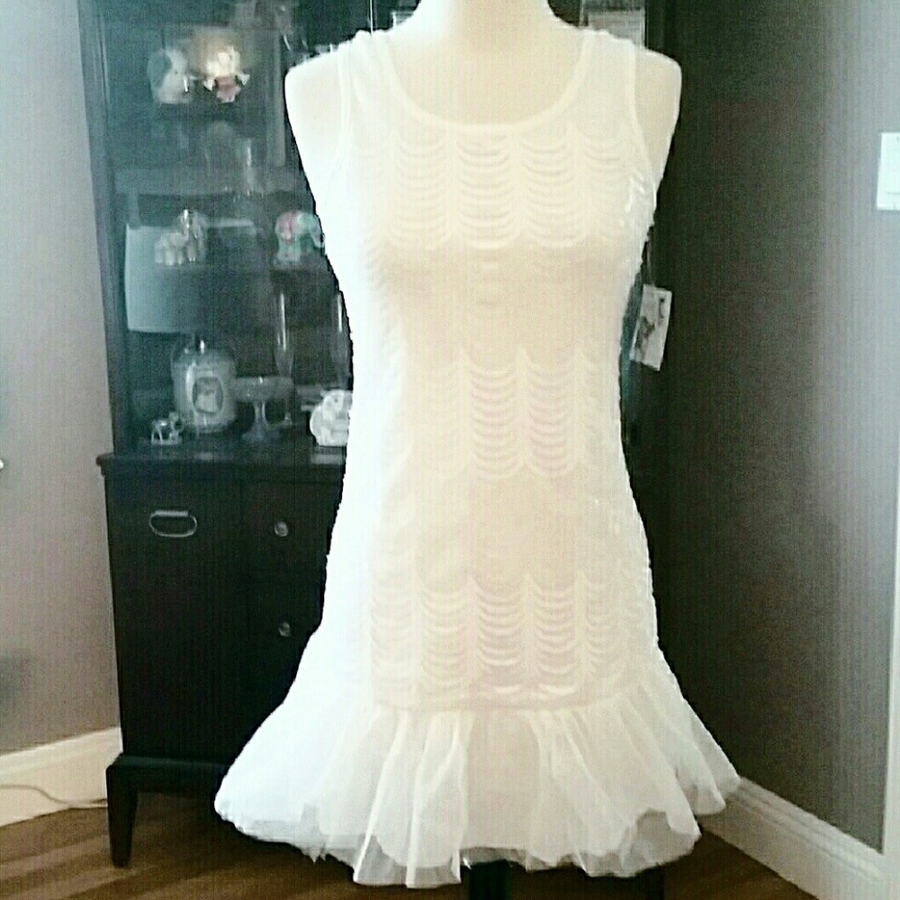 Elisa B. NWT Ivory White Sequined Dress